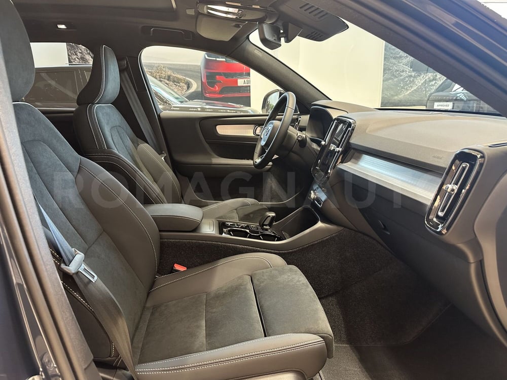 Volvo XC40 nuova a Forlì-Cesena (6)