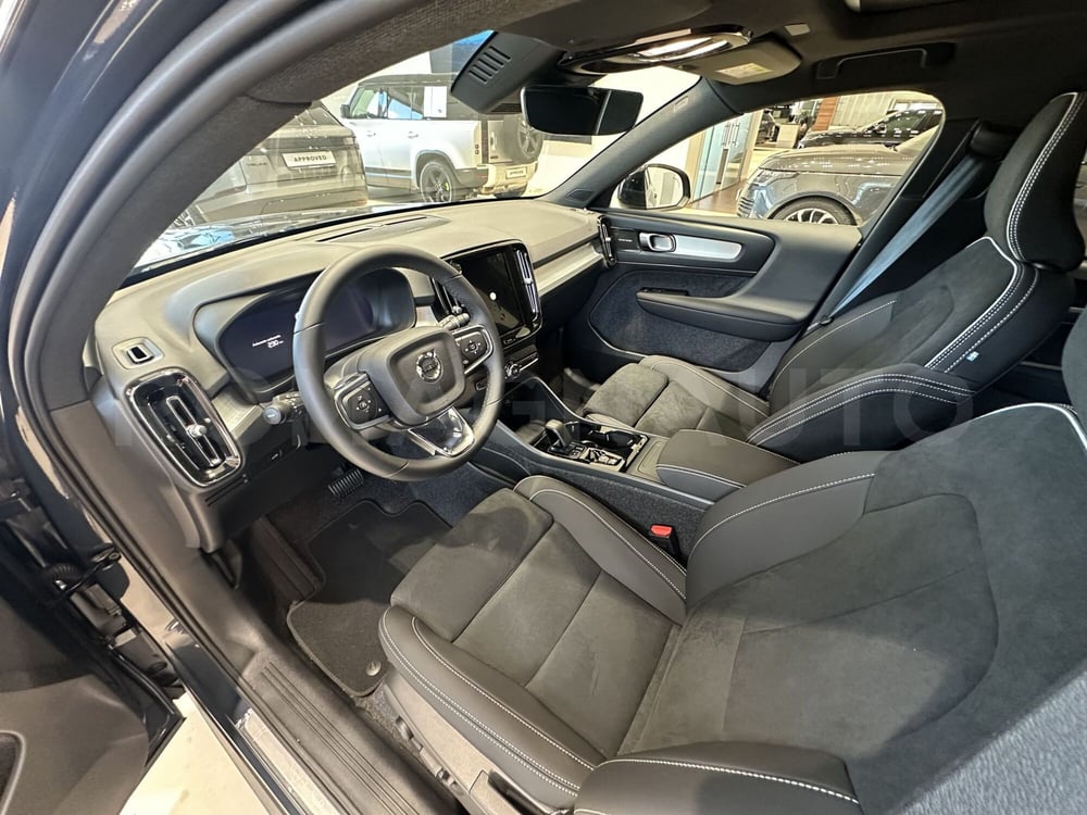Volvo XC40 nuova a Forlì-Cesena (7)
