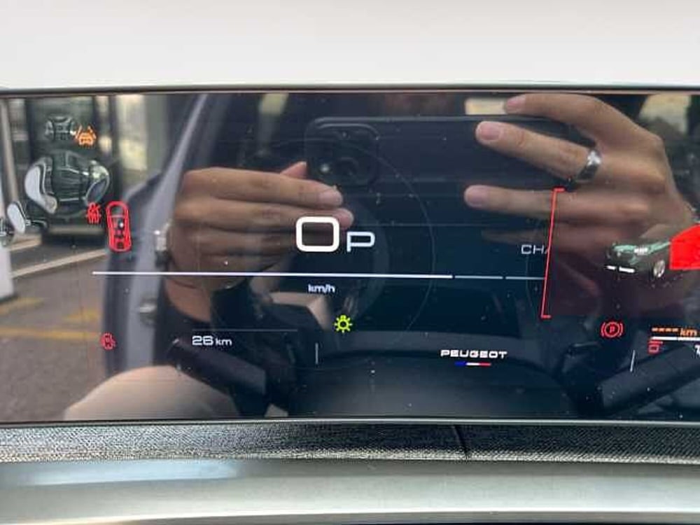 Peugeot 5008 nuova a Treviso (10)