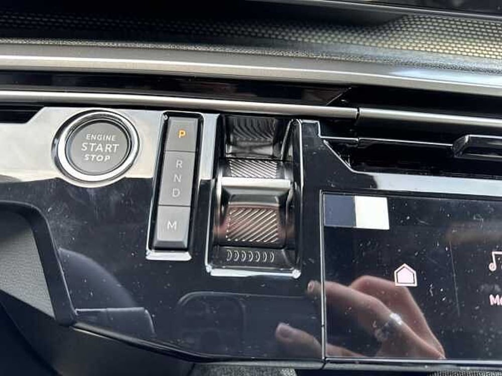 Peugeot 5008 nuova a Treviso (14)