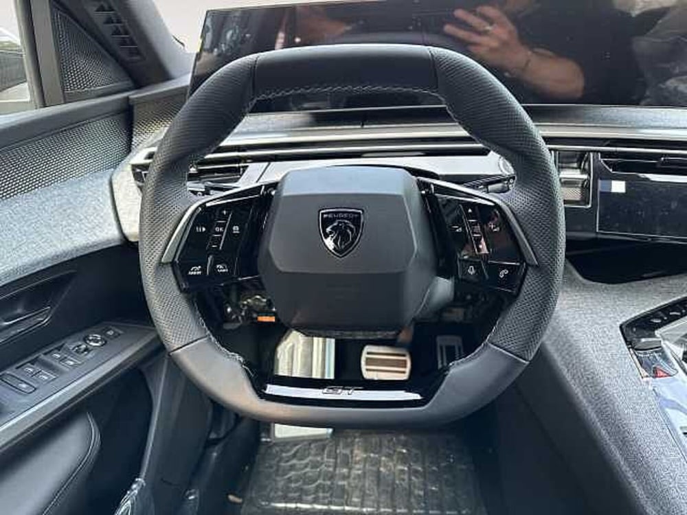 Peugeot 5008 nuova a Treviso (9)