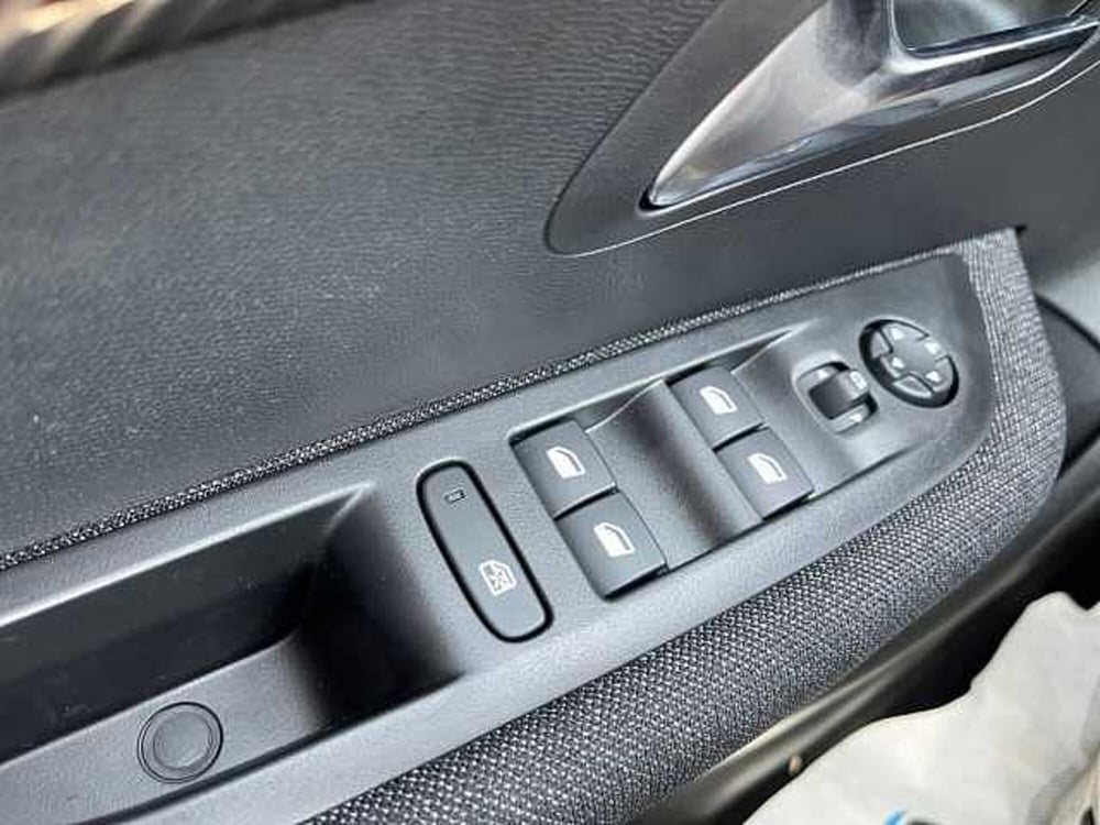Peugeot 208 nuova a Treviso (19)