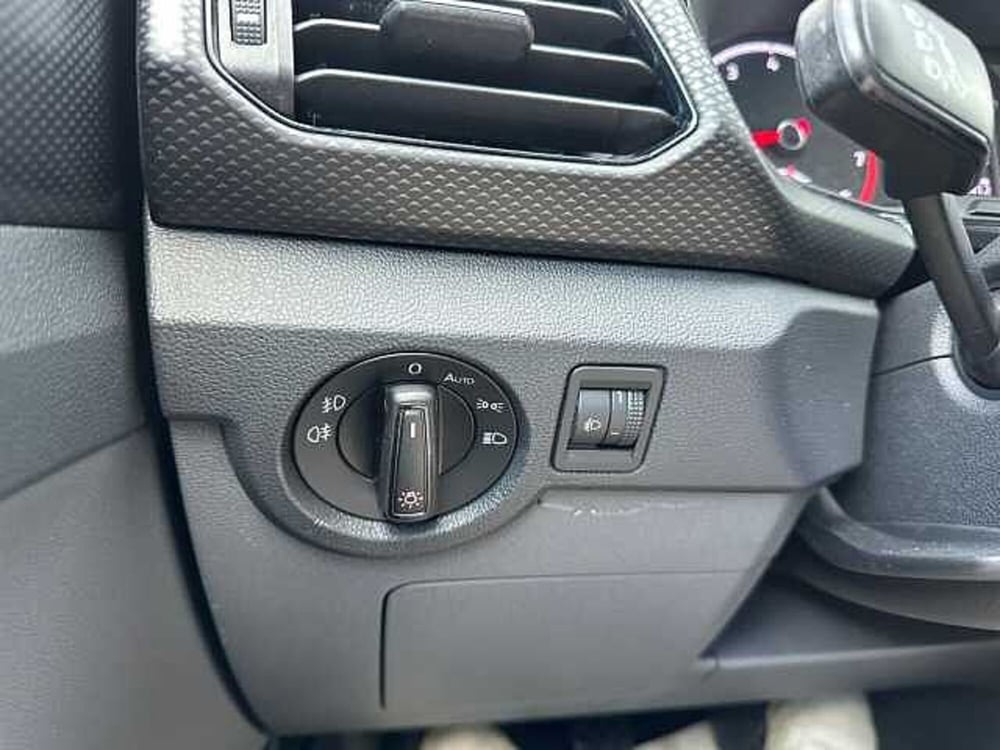 Volkswagen T-Cross usata a Treviso (18)