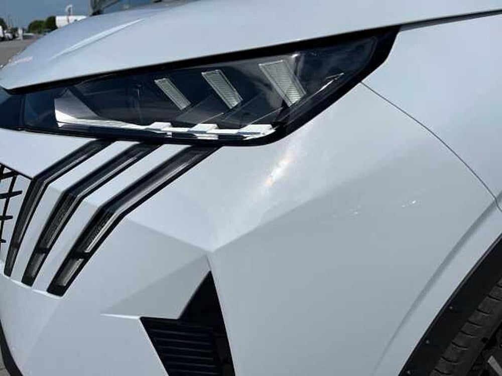 Peugeot 5008 nuova a Treviso (17)