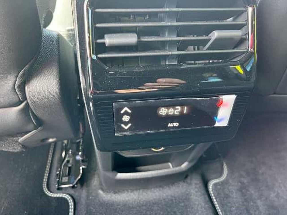 Peugeot 5008 nuova a Treviso (19)