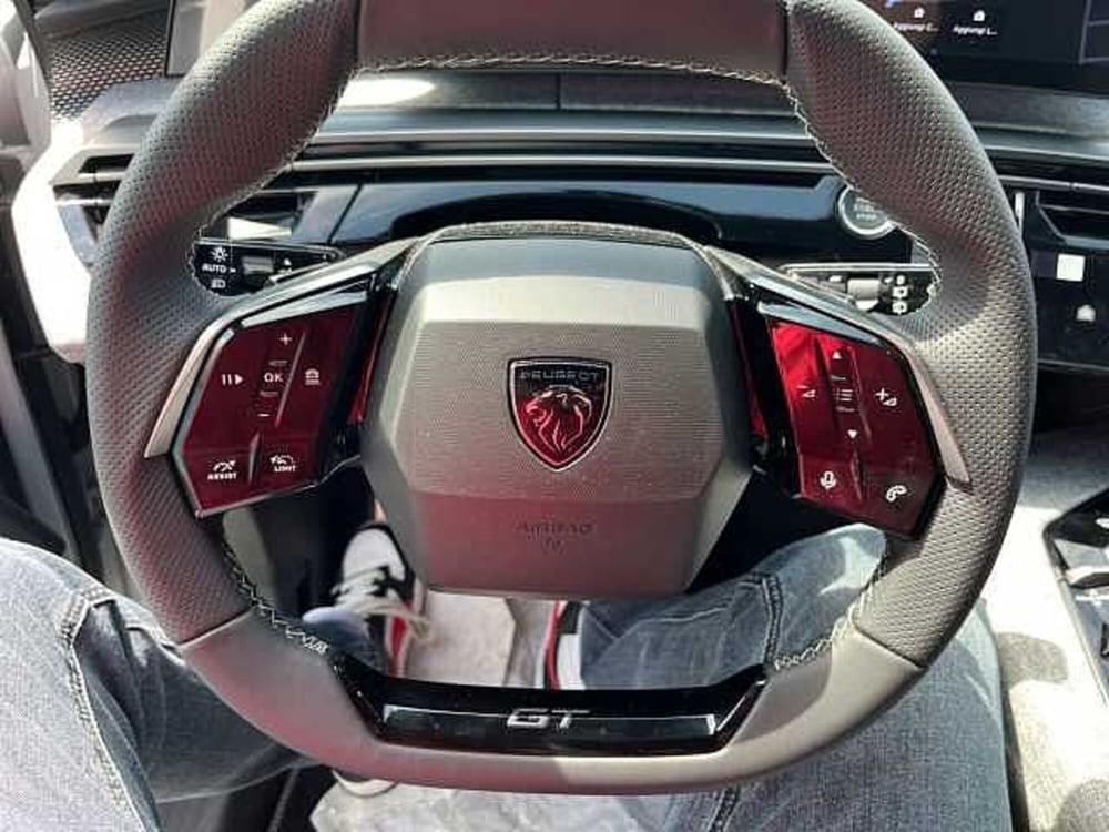 Peugeot 5008 nuova a Treviso (9)