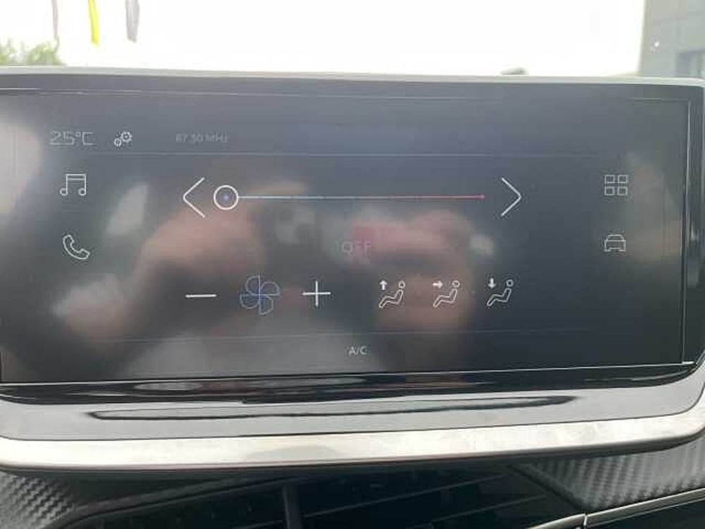 Peugeot 208 nuova a Treviso (20)