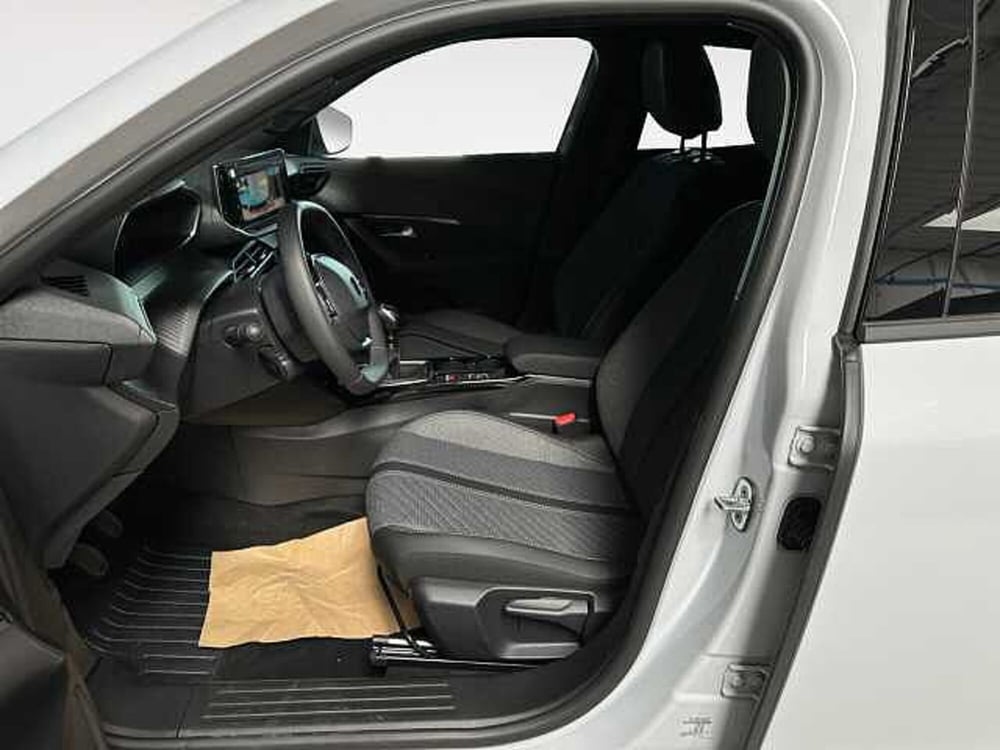 Peugeot 2008 nuova a Treviso (11)