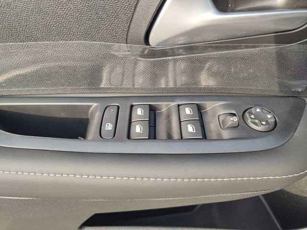 Peugeot 208 nuova a Treviso (14)