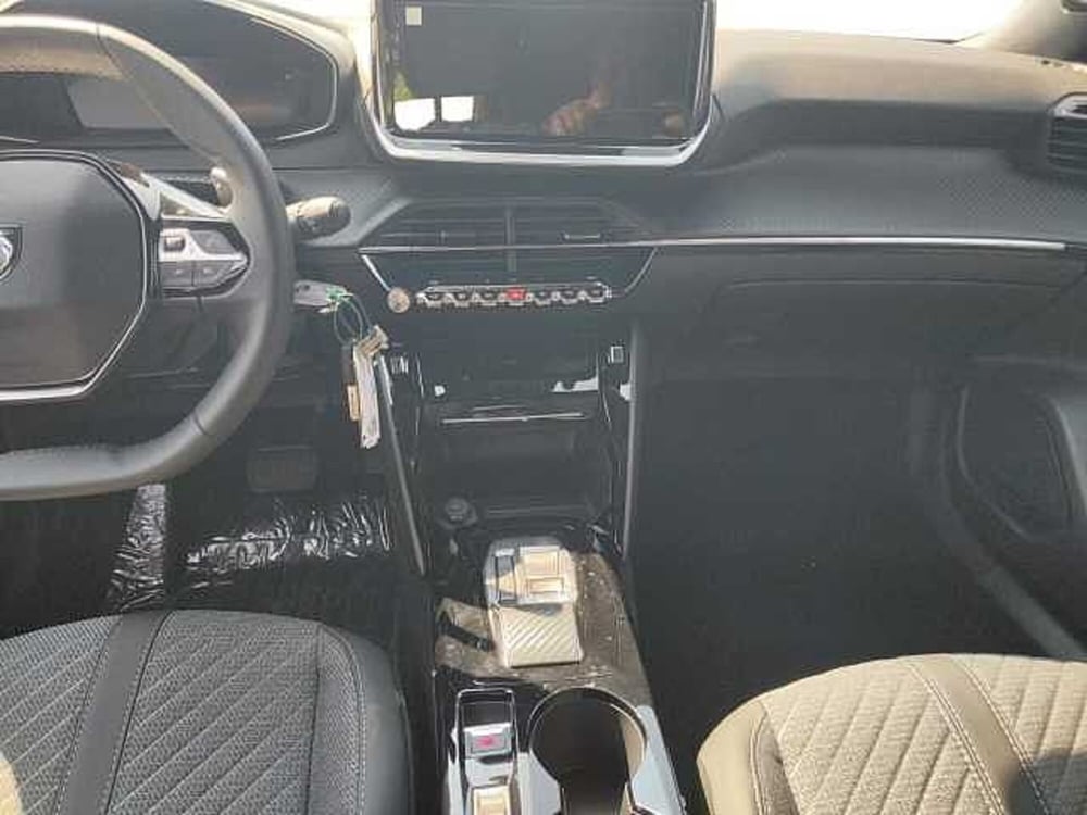 Peugeot 2008 nuova a Treviso (8)