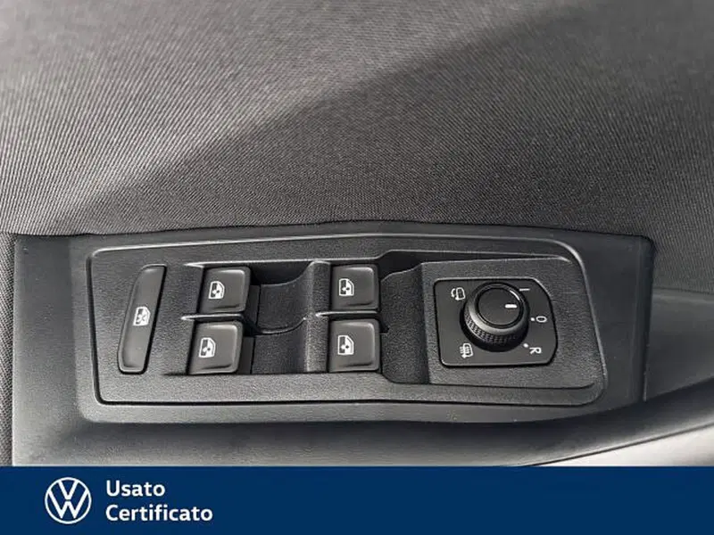 Volkswagen T-Roc usata a Vicenza (11)
