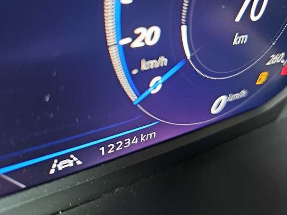 Volkswagen T-Roc usata a Lecco (16)