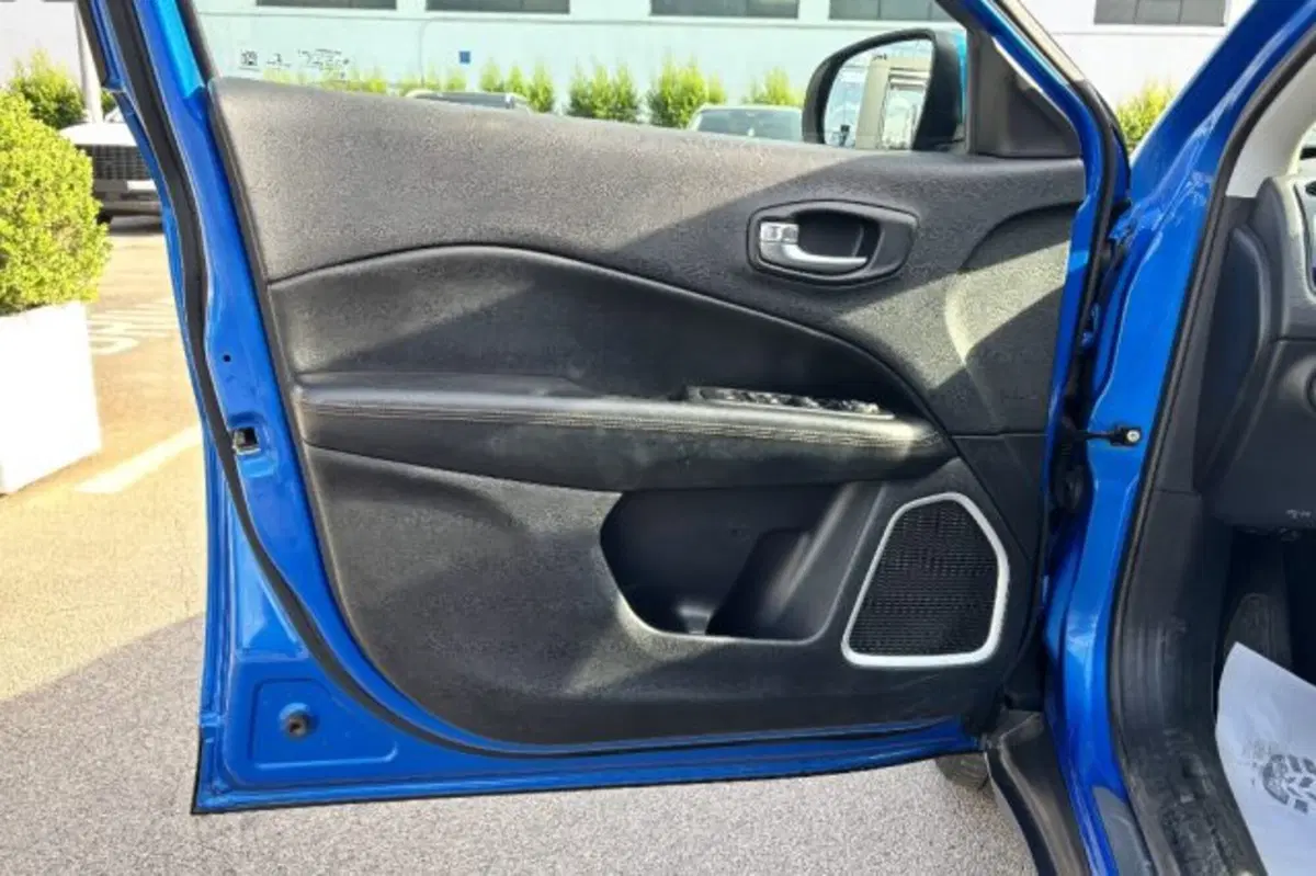 Jeep Compass usata a Latina (12)