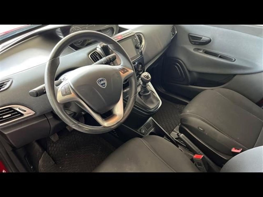 Lancia Ypsilon usata a Firenze (7)