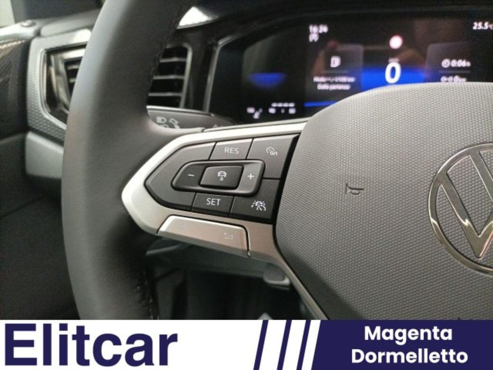 Volkswagen Taigo nuova a Novara (12)