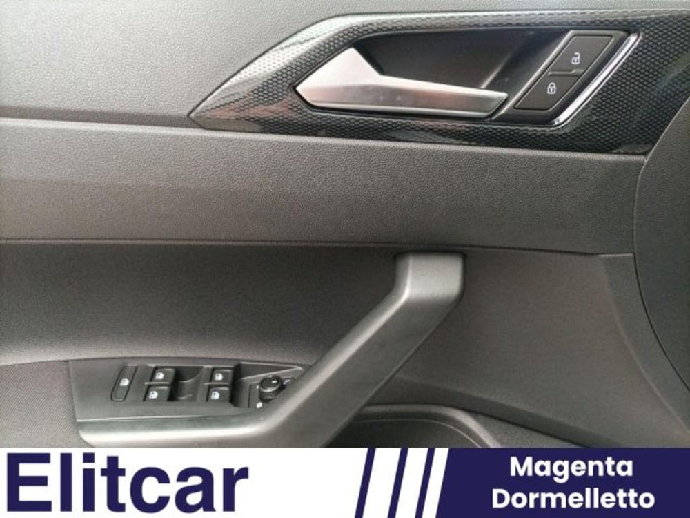 Volkswagen Taigo nuova a Novara (16)