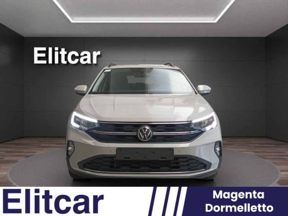 Volkswagen Taigo nuova a Novara (2)