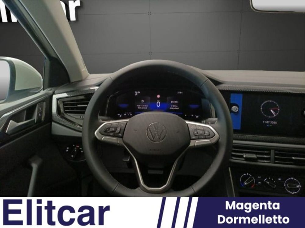 Volkswagen Taigo nuova a Novara (8)