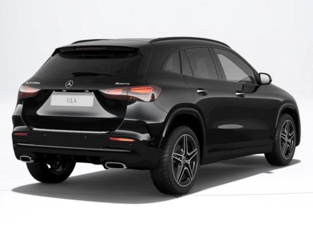 Mercedes-Benz GLA SUV nuova a Verona (2)