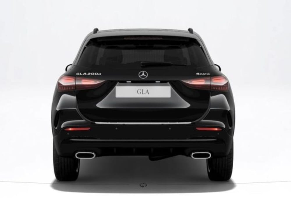 Mercedes-Benz GLA SUV nuova a Verona (4)