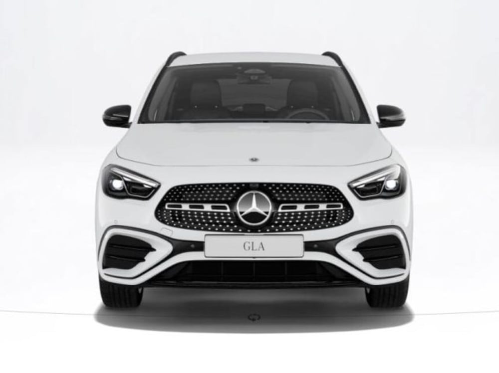 Mercedes-Benz GLA SUV nuova a Verona (3)
