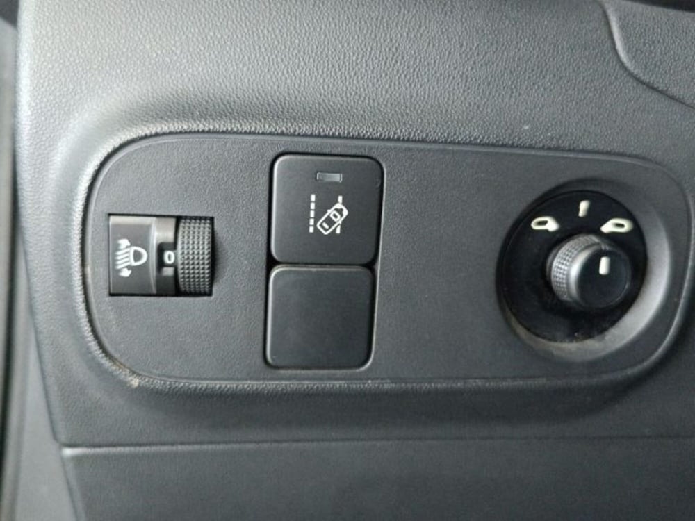 Citroen C3 usata a Catania (19)