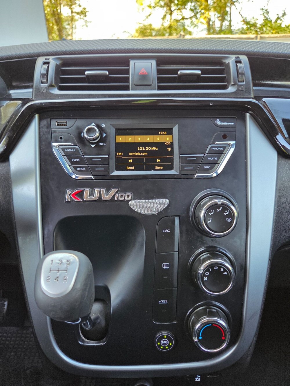 Mahindra KUV100 usata a Torino (10)