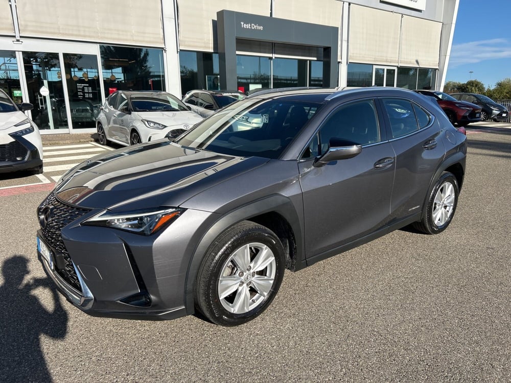 Lexus UX usata a Piacenza