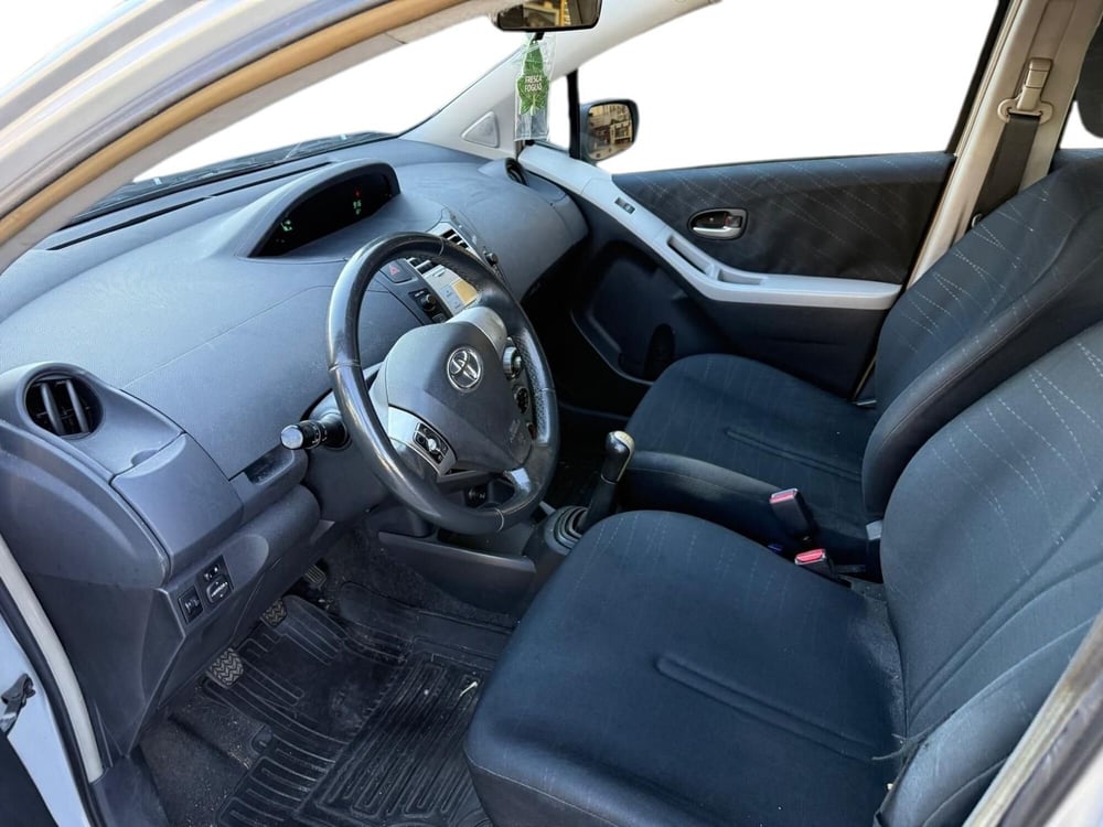 Toyota Yaris usata a Como (6)