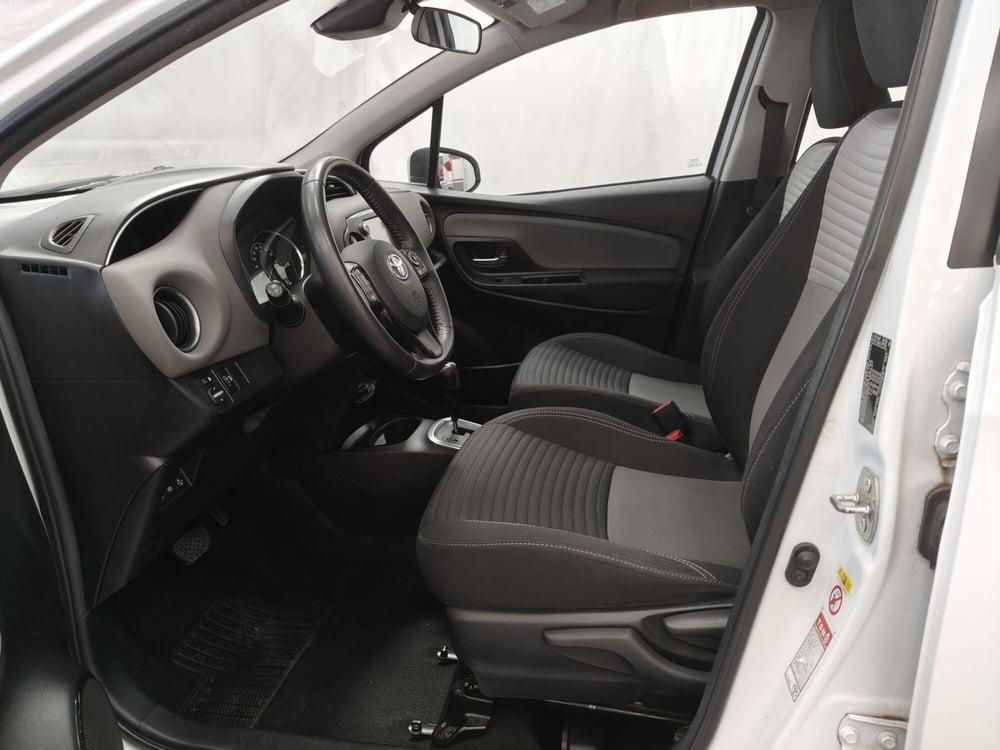 Toyota Yaris usata a Roma (15)