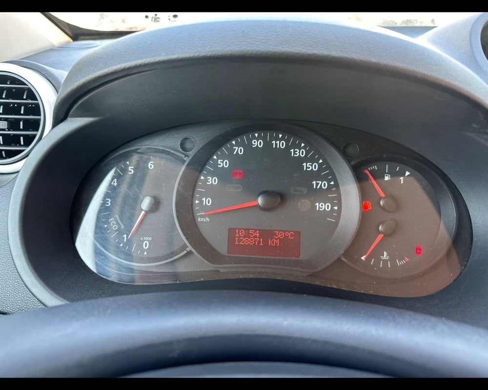 Nissan NV250 usata a Siena (9)