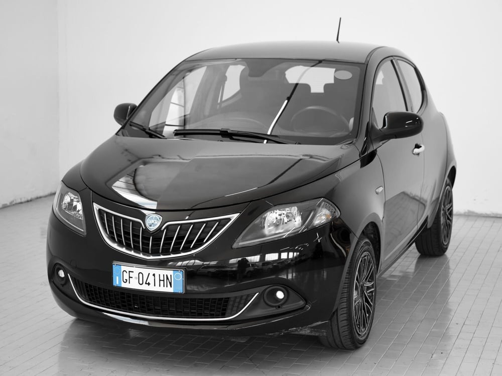 Lancia Ypsilon usata a Prato