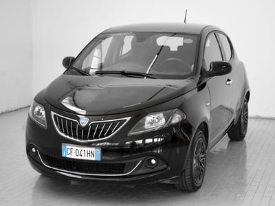 Lancia Ypsilon 1.0 FireFly 5 porte S&amp;S Hybrid Ecochic Gold del 2021 usata a Prato