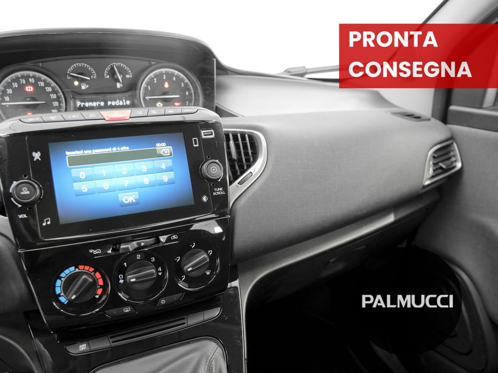 Lancia Ypsilon usata a Prato (14)