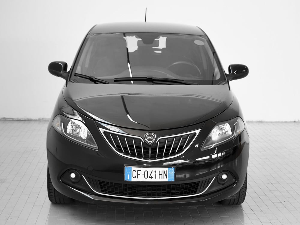 Lancia Ypsilon usata a Prato (2)