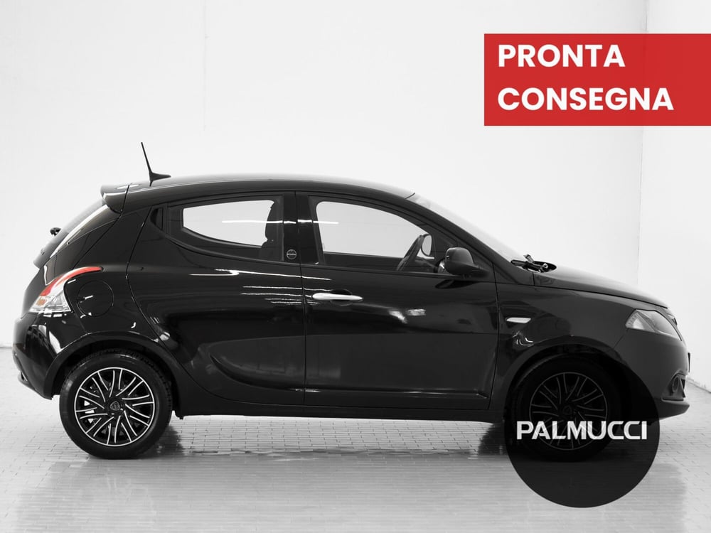 Lancia Ypsilon usata a Prato (6)