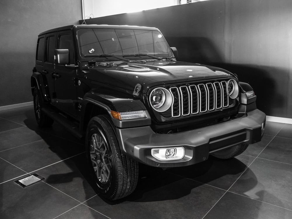 Jeep Wrangler Unlimited nuova a Prato (2)
