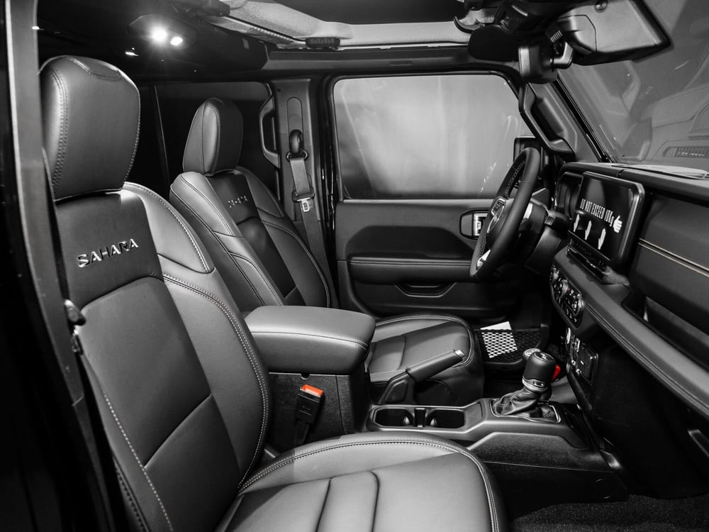 Jeep Wrangler Unlimited nuova a Prato (9)