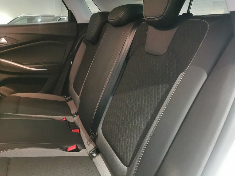 Opel Grandland usata a Taranto (12)