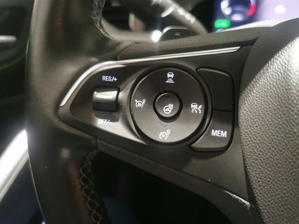 Opel Grandland usata a Taranto (18)