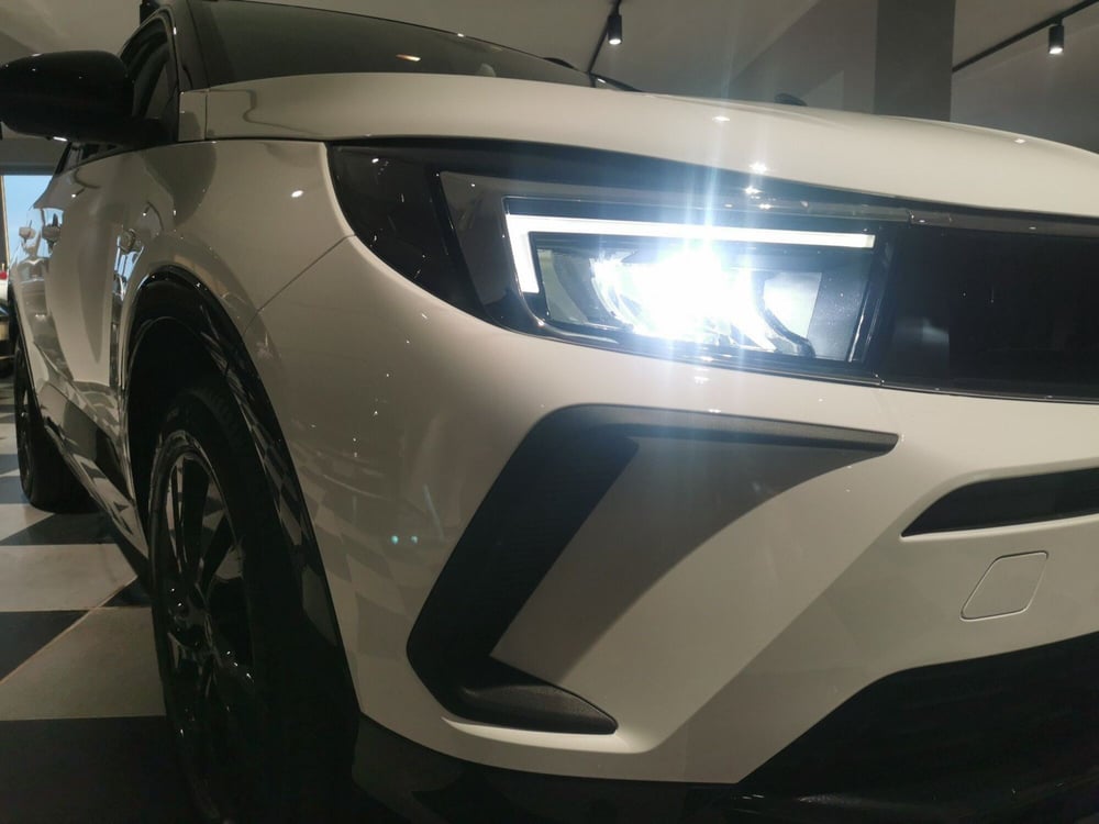 Opel Grandland usata a Taranto (19)