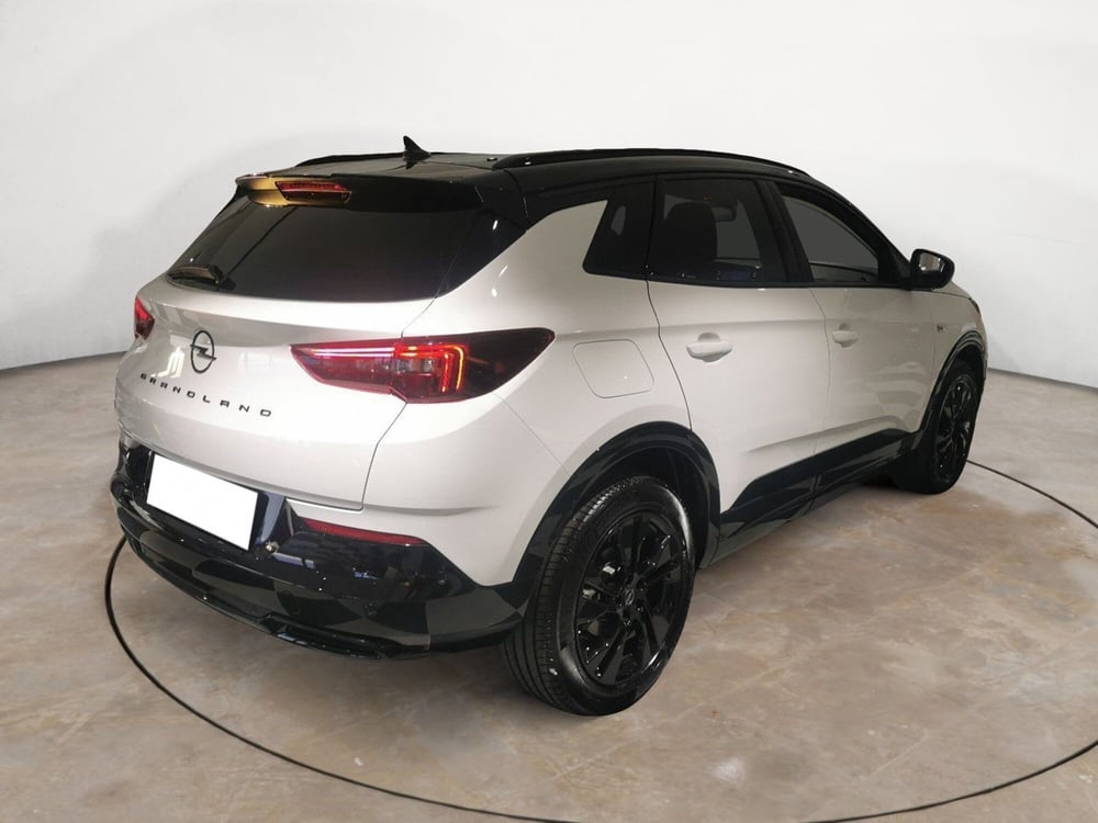 Opel Grandland usata a Taranto (3)