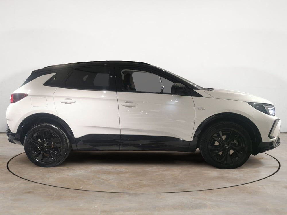 Opel Grandland usata a Taranto (7)