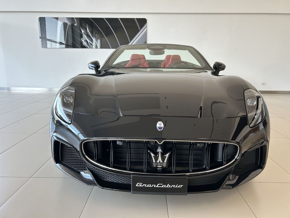 Maserati Grancabrio nuova a Ancona (10)