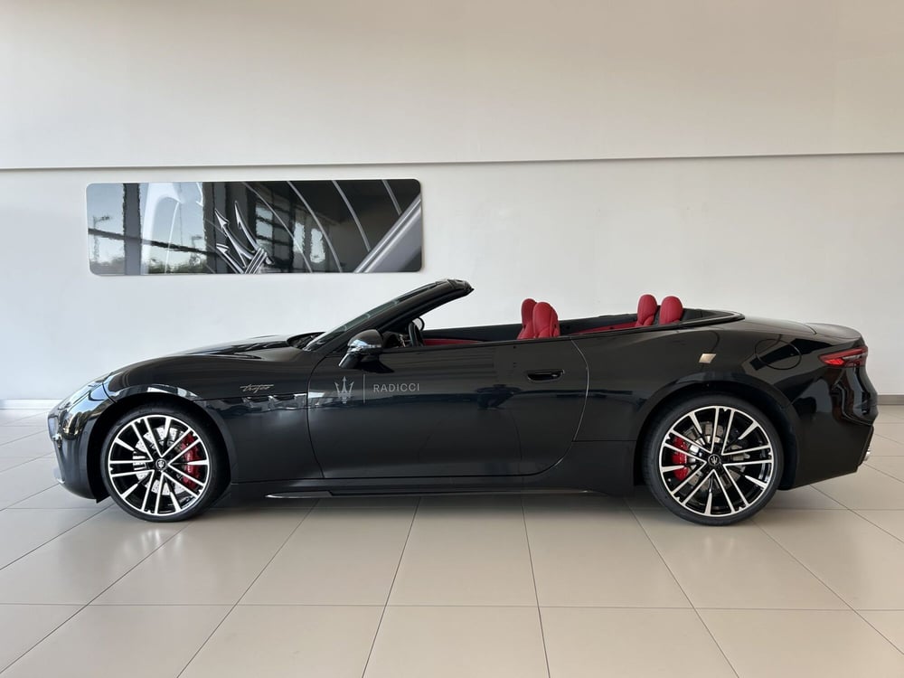Maserati Grancabrio nuova a Ancona (11)