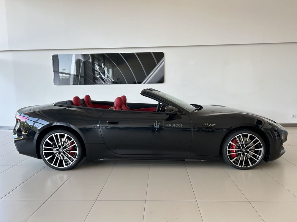 Maserati Grancabrio nuova a Ancona (12)