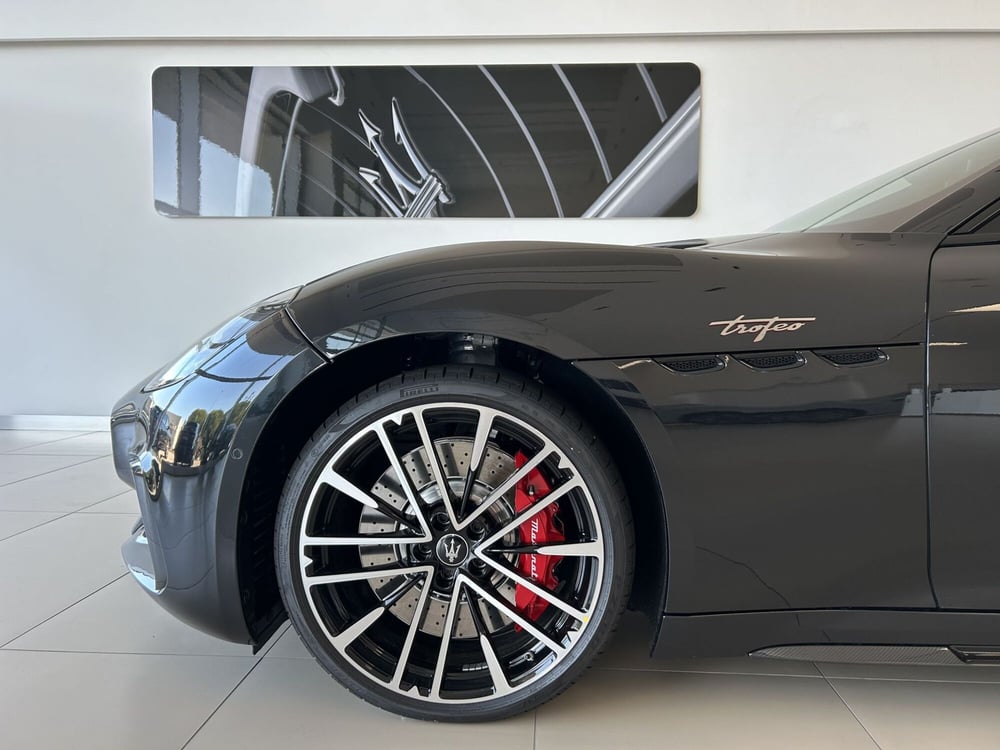 Maserati Grancabrio nuova a Ancona (14)