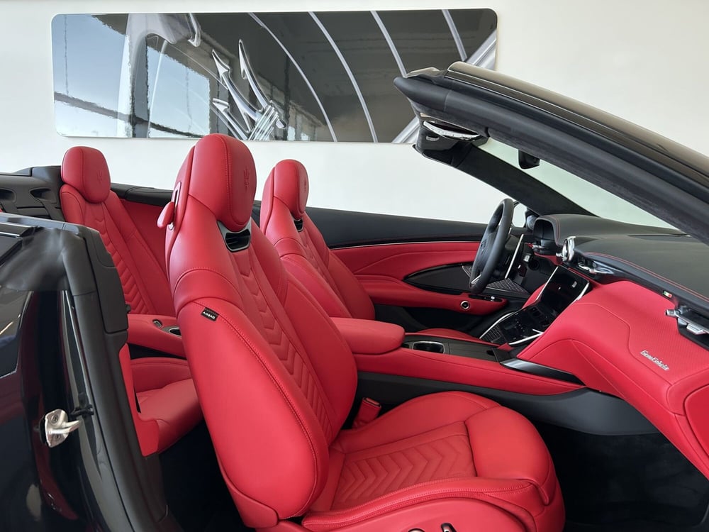 Maserati Grancabrio nuova a Ancona (3)