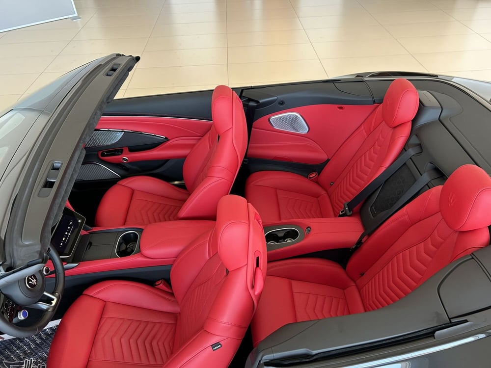 Maserati Grancabrio nuova a Ancona (7)