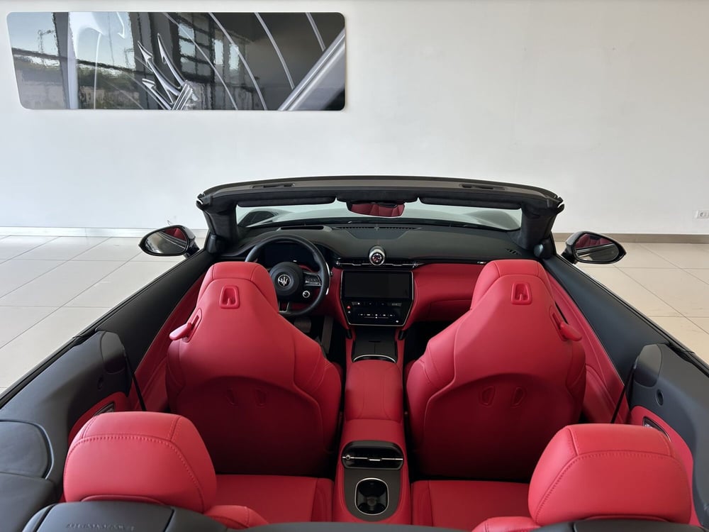 Maserati Grancabrio nuova a Ancona (8)
